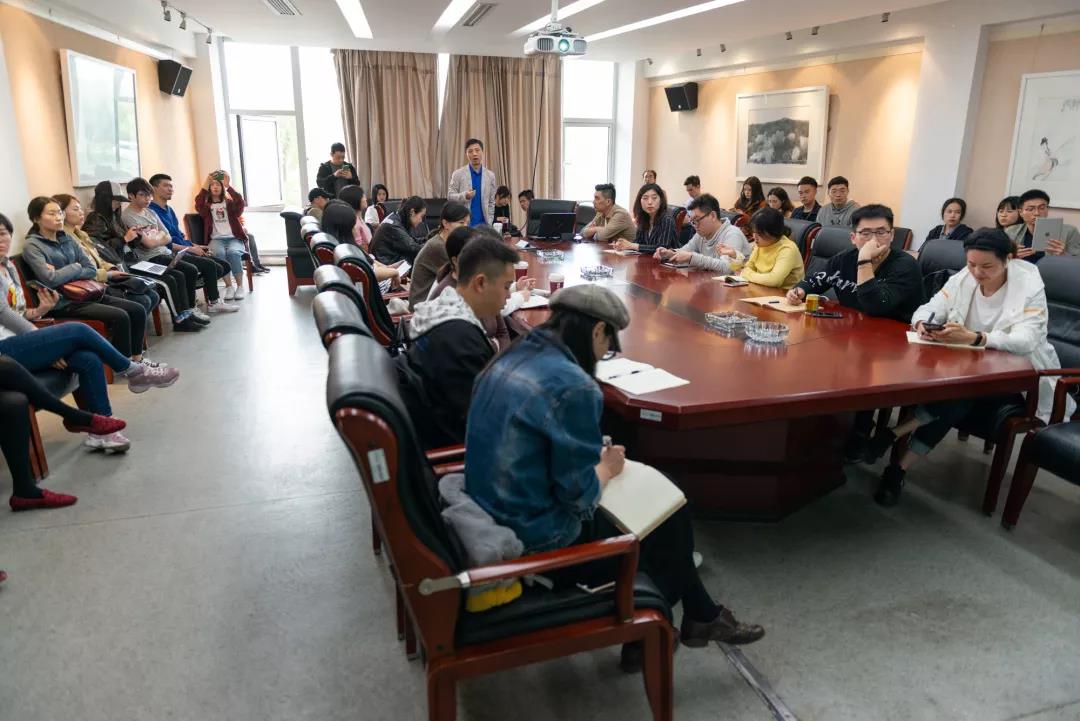 姜節(jié)泓教授在南京師范大學舉行了一場學術講座