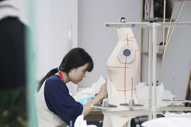 課堂：立裁技術學習