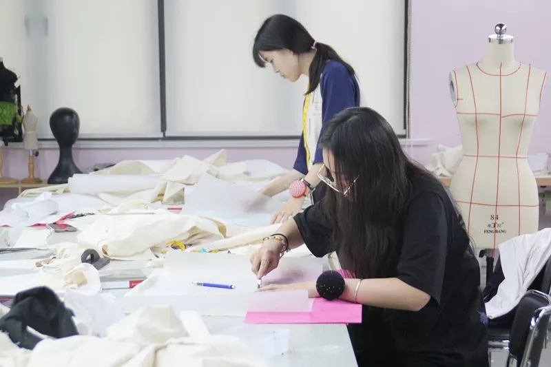 課堂：立裁技術學習